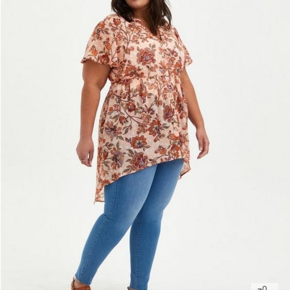 TORRID Peach Sheer High Low Top - Picture 8 of 10